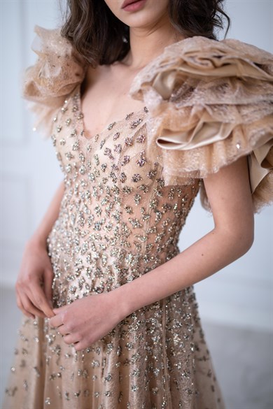Omuz Fırfır Detaylı Desenli Helen Gold Abiye Elbise