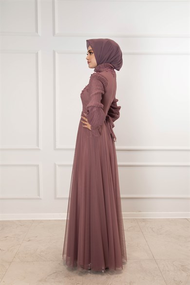 Uzun Drape Kol Güpür Detaylı Şifon Abiye Elbise